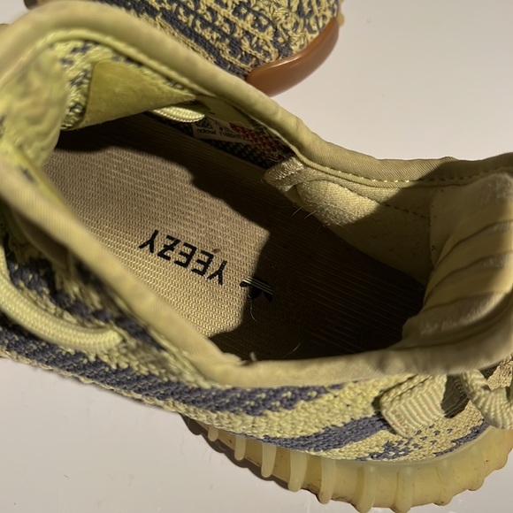 Yeezy boosts yellow - Picture 3 of 4